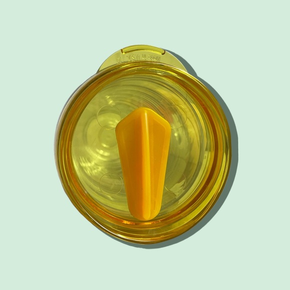 Margaritaville It’s A State Of Mind 26 oz Insulated Tumbler Parrot Clear Yellow - Picture 6 of 6